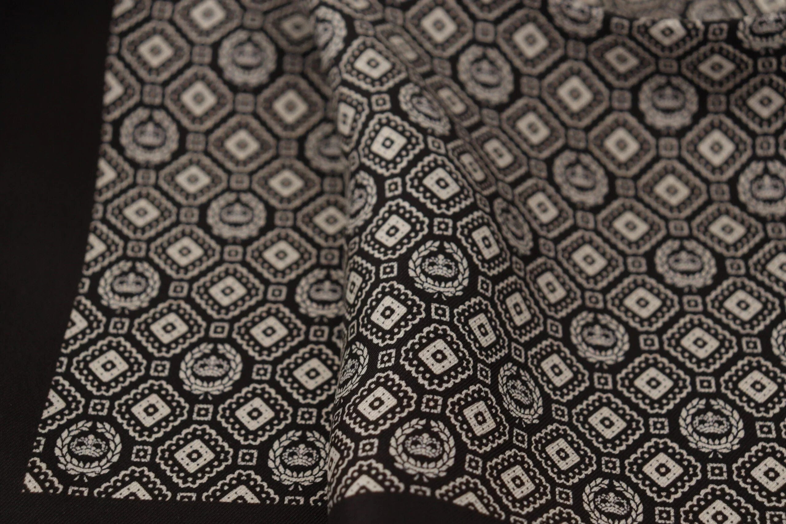 Dolce & Gabbana Scarves Dolce & Gabbana Elegant Black Silk Men's Scarf Wrap